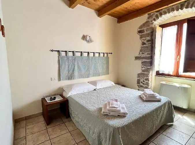 招待所 La Vecchia Torre 博萨