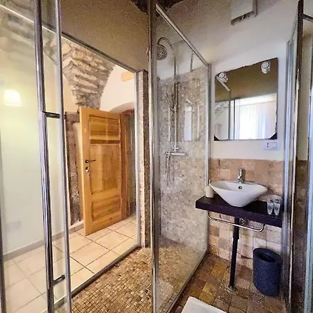 بيت ضيافة La Vecchia Torre 3*