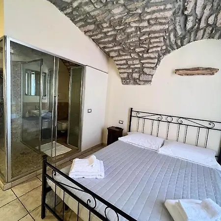 La Vecchia Torre بيت ضيافة بوسا